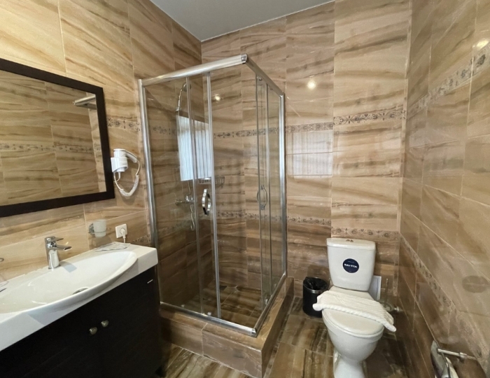 4-мест. 2-комн. люкс - Отель «Фридом-Пицунда»